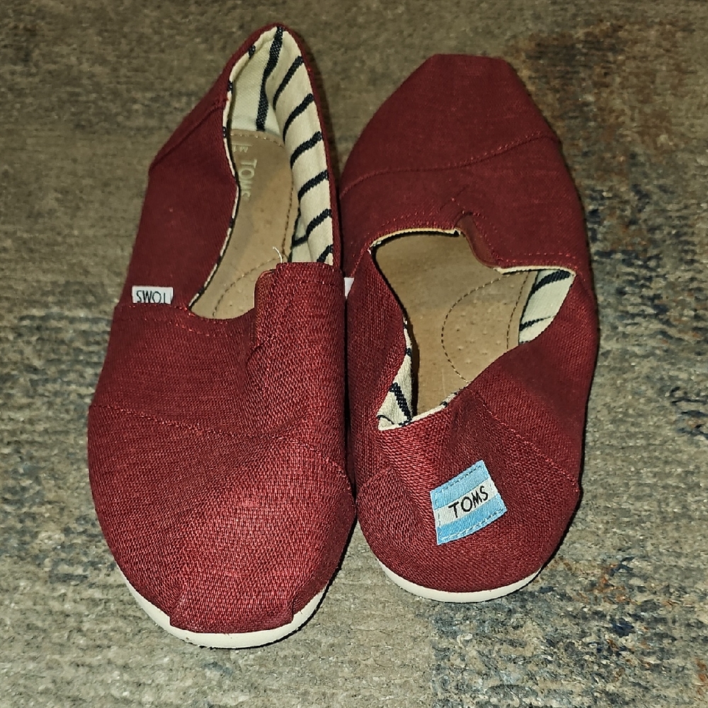 Classic TOMS Burgundy Canvas Slide On